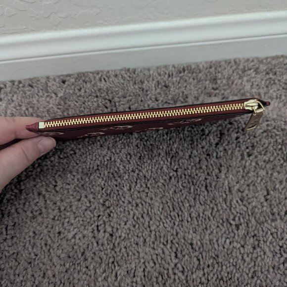 Coach Slim Zip Pouch in Red and White Roses Floral - Picture 4 of 6